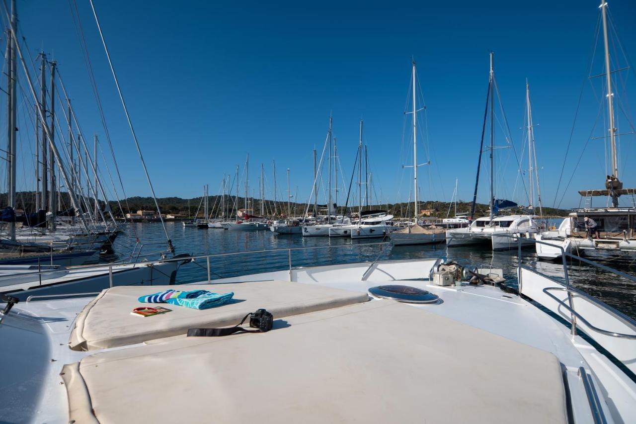 Hebergements Bateaux A Quai Porquerolles Exterior foto